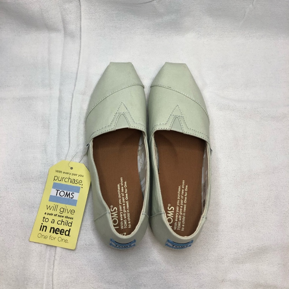 Classic Toms Slip on Canvas Shoes in Mint Size 7